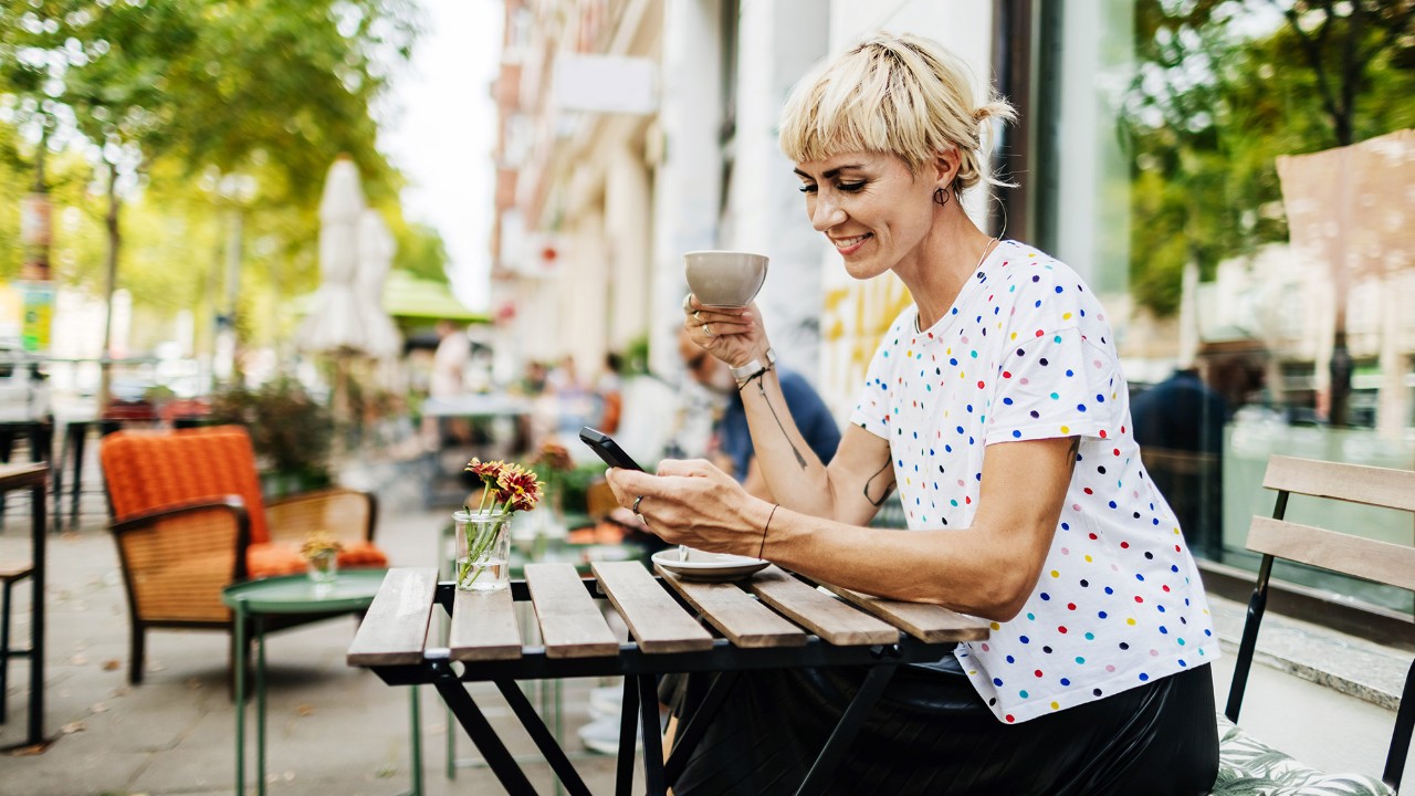 can a tourist open bank account in uk